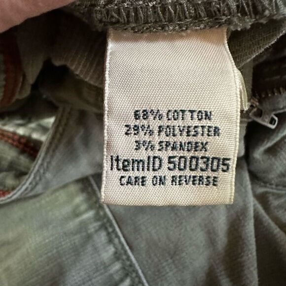 L.L. Bean Olive Green Utility Pants with Roll-up tabs.  Women’s Size 4. - Picture 7 of 8